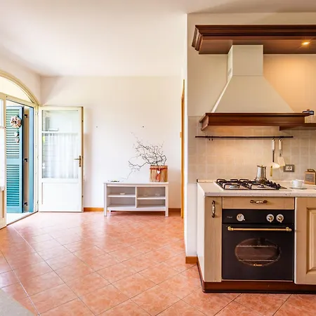 La Baietta By Interhome Carriola